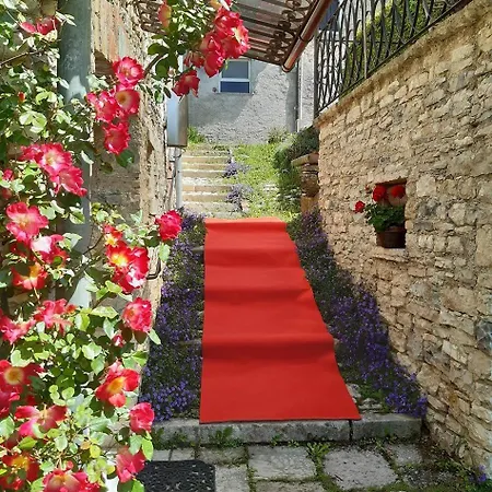 Borgo Stramare Fra Valdobbiadene E Segusino *