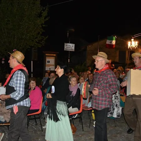 펜션 Borgo Stramare Fra Valdobbiadene E Segusino *